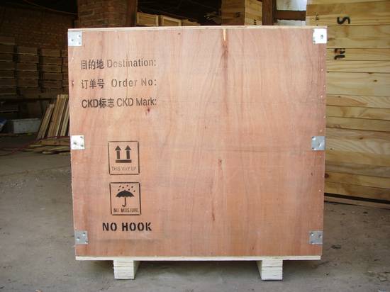 出口發(fā)動機(jī)專用箱