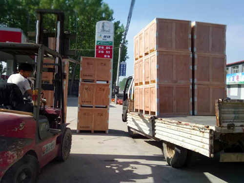 裝貨現(xiàn)場(chǎng)（7）